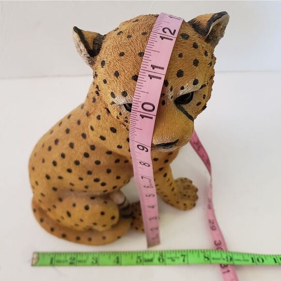 Large Cheetah Statue - Picture 9 of 9